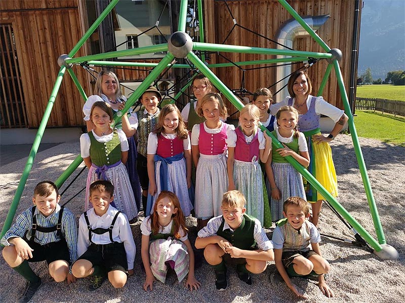 4. Schulstufe    Klassenlehrerin: VD Dipl. Päd. Michaela Loitzl