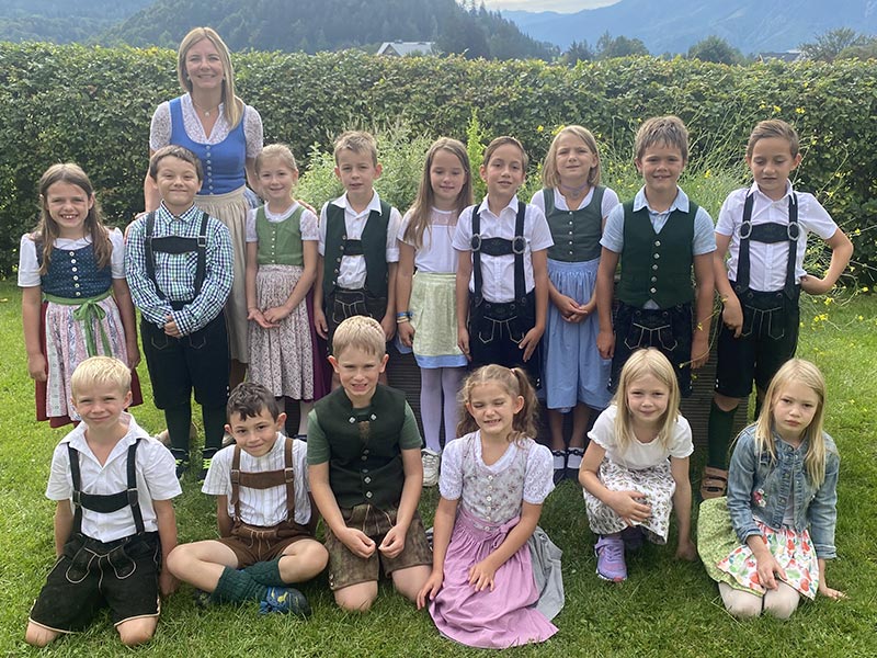 2.a. Klasse mit Klassenlehrerin Karin Gaiswinkler, BEd.