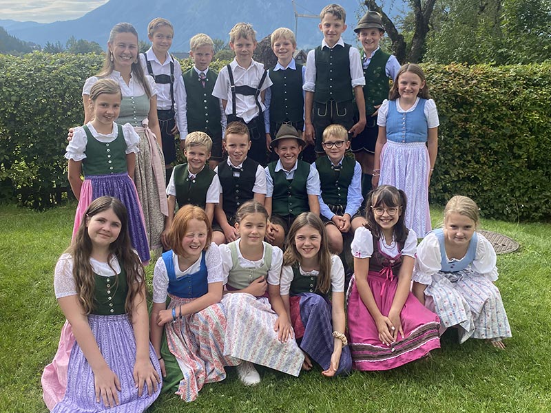 4. Klasse mit Klassenlehrerin Isabella Ivic-Kanalas, BEd.